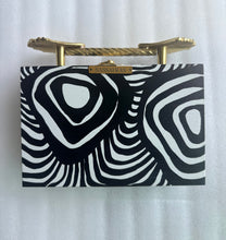 Load image into Gallery viewer, HANDbag THIRTEEN small
