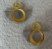 Load image into Gallery viewer, Sip &amp; Sassafras Earring making class
